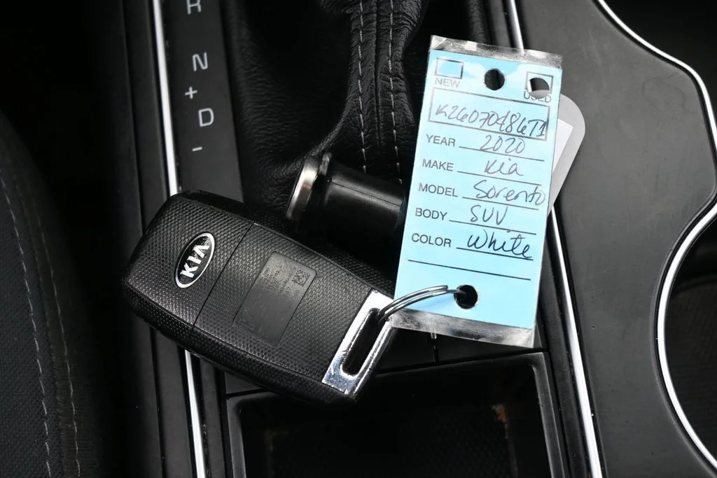 Used 2020 Snow White Pearl Kia LX image 25