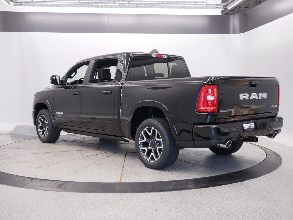 New 2026 Diamond Black Crystal Pearl-Coat Exterior Paint Ram Laramie image 3