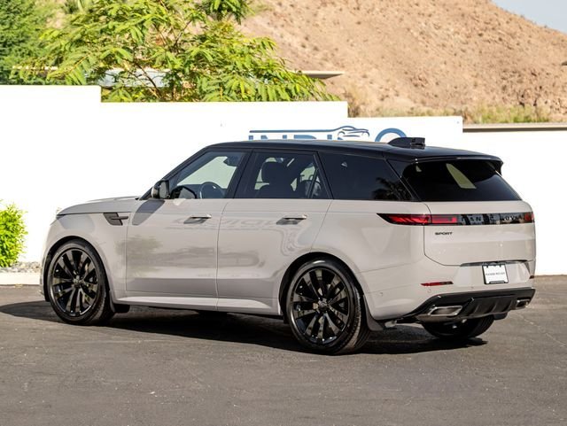 New 2026 Borasco Grey LAND ROVER Dynamic SE image 9
