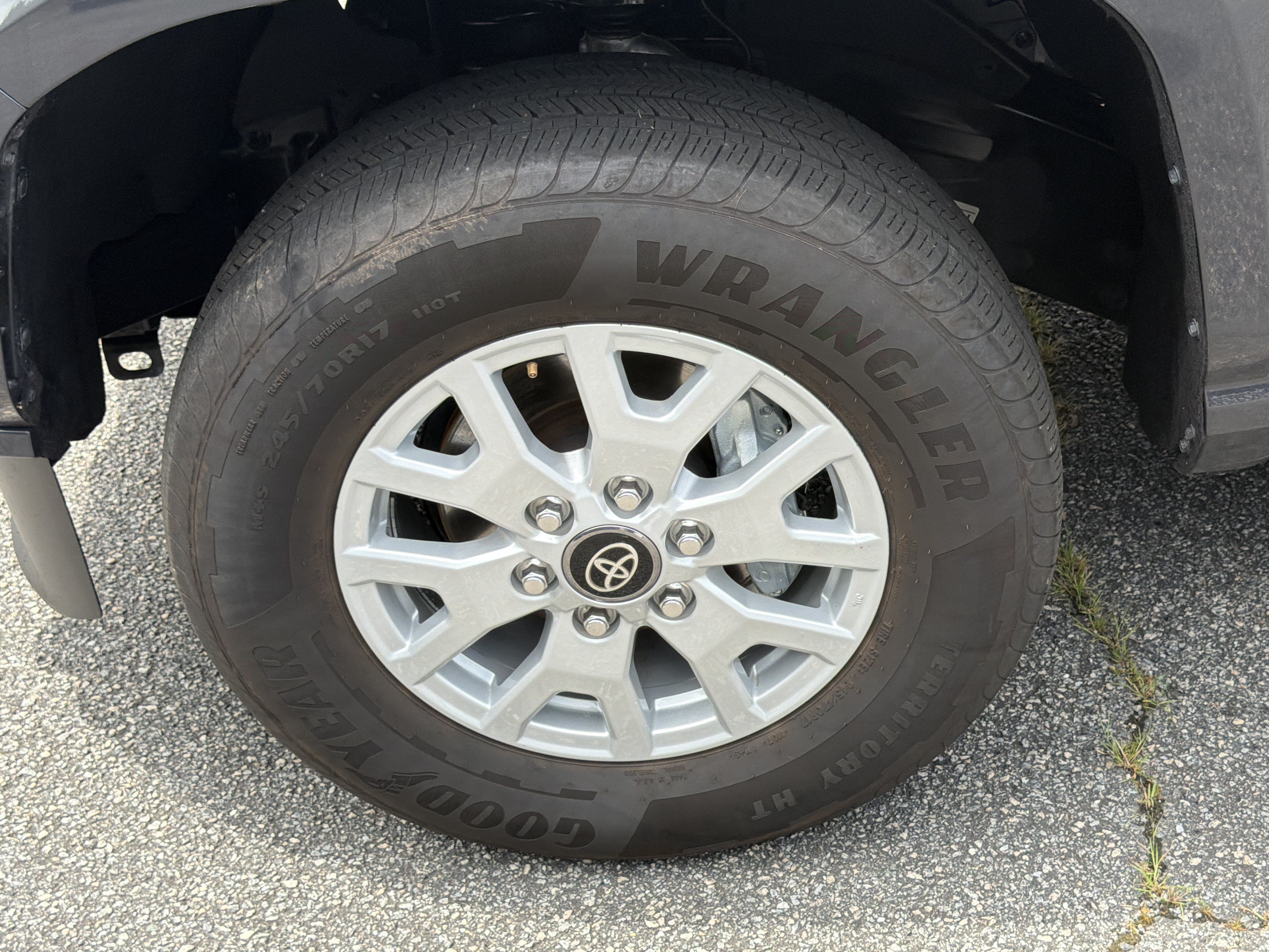 Used 2025 Underground Toyota SR5 image 11
