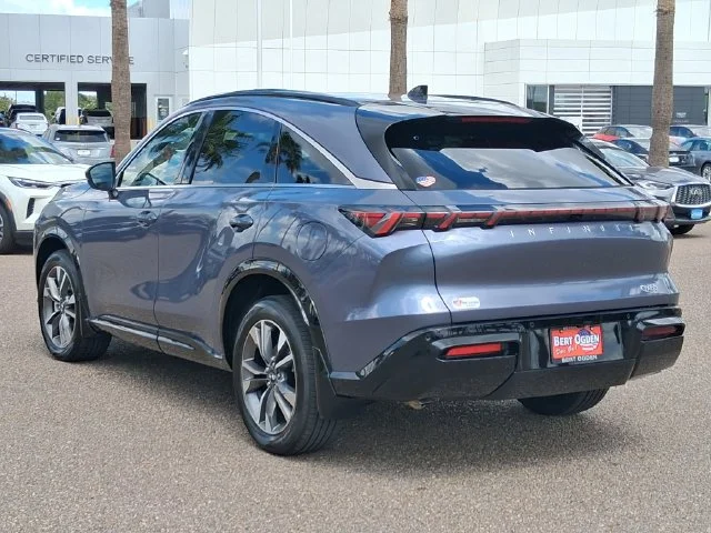 New 2027 MOONBOW BLUE INFINITI Luxe AWD image 4