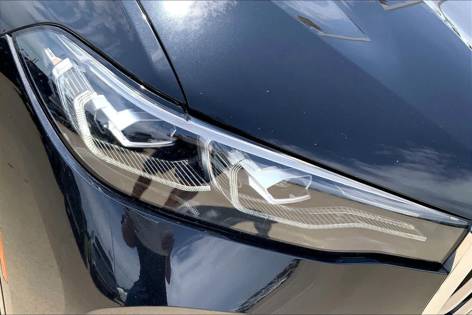 Used 2020 Black Sapphire Metallic BMW xDrive40i image 26