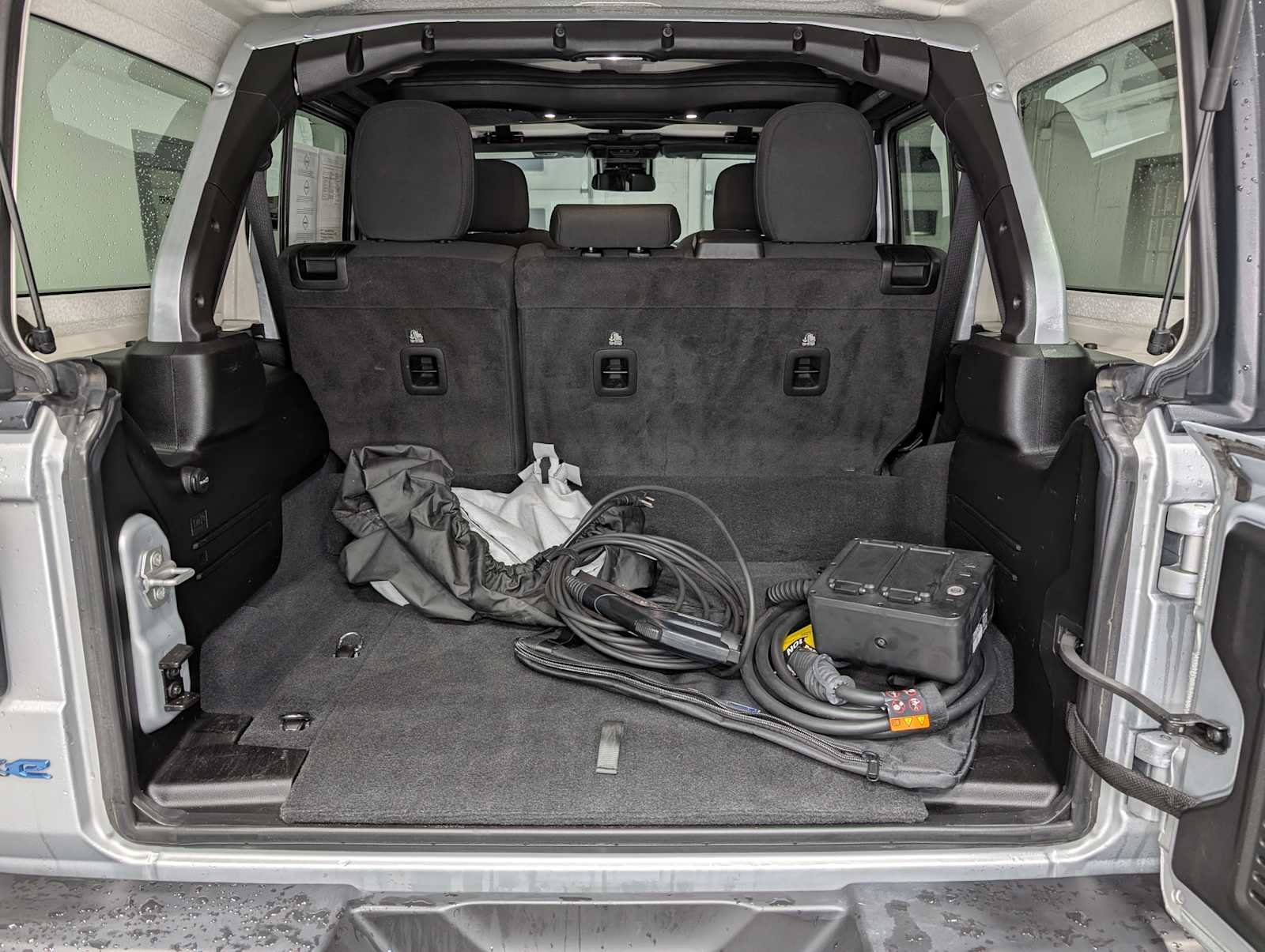 Used 2024 Silver Zynith Clearcoat Jeep Rubicon image 43