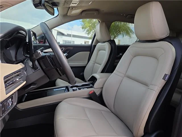 Used 2025 Red Carpet Metallic Tinted Clearcoat Lincoln Premiere Front-Wheel Drive image 10