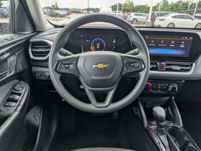 Used 2025 White Chevrolet LT image 23