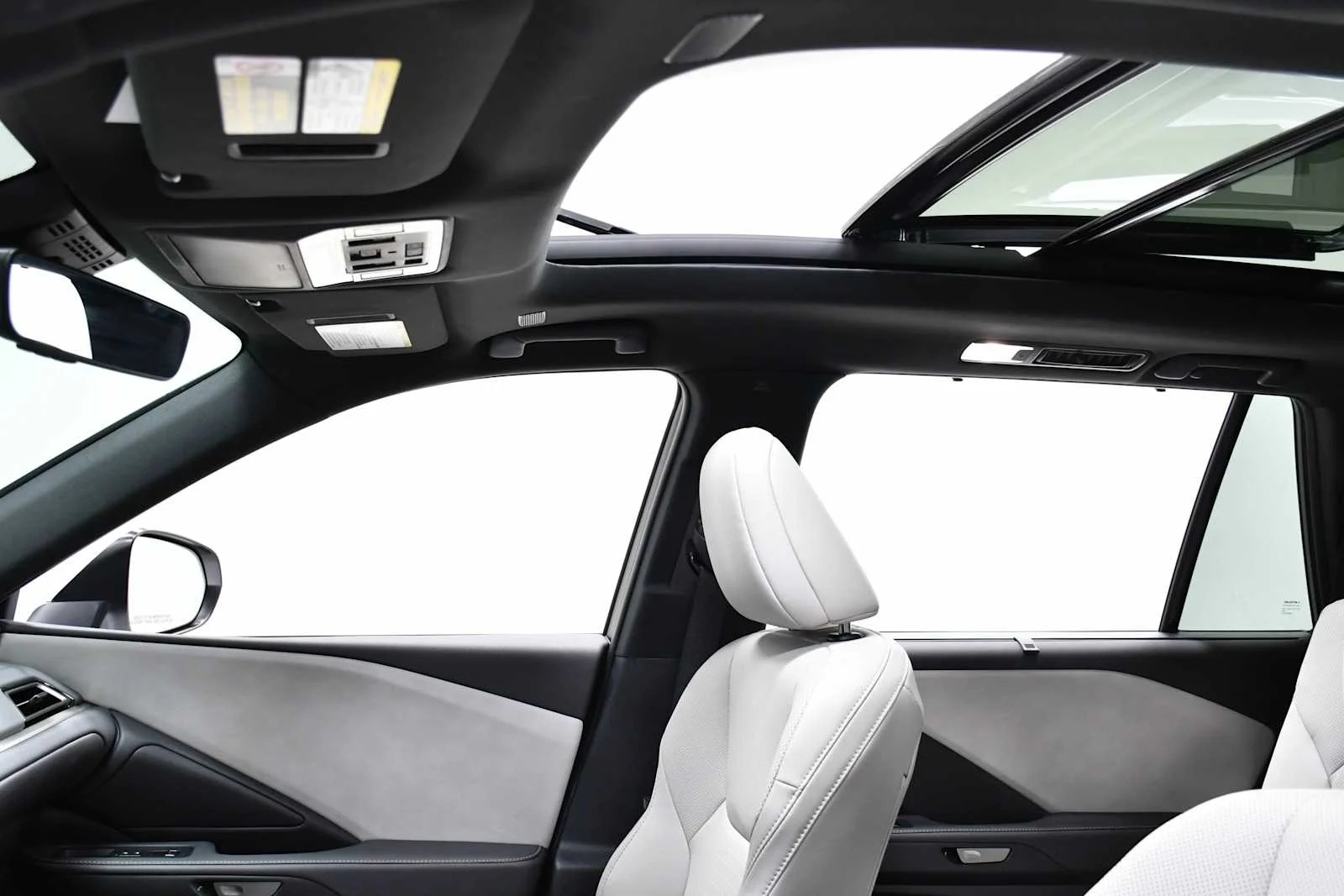 Used 2026 Wind Chill Pearl Lexus Premium image 13