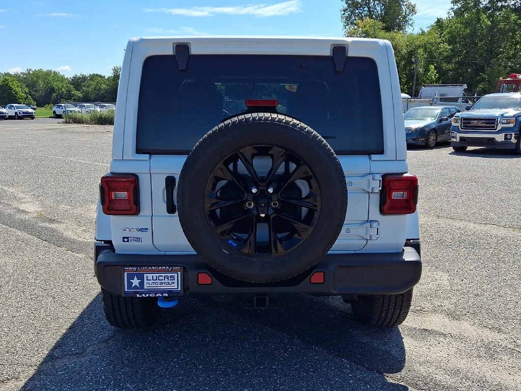 Used 2023 Bright White Clearcoat Jeep Sahara image 10