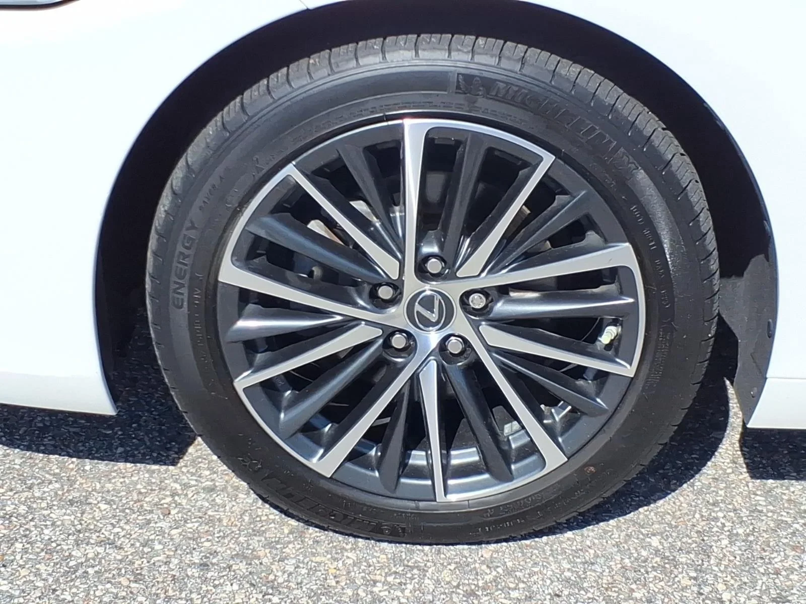 Used 2023 Eminent White Pearl Lexus ES 350 image 4