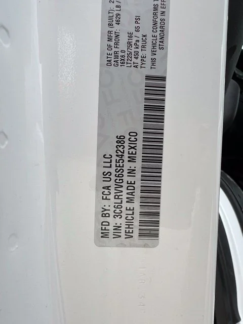 Used 2025 White Ram TRADESMAN image 9