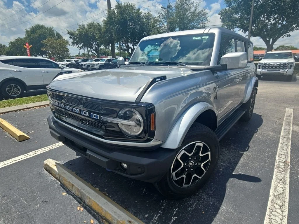 Used 2024 Silver Ford Outer Banks image 4