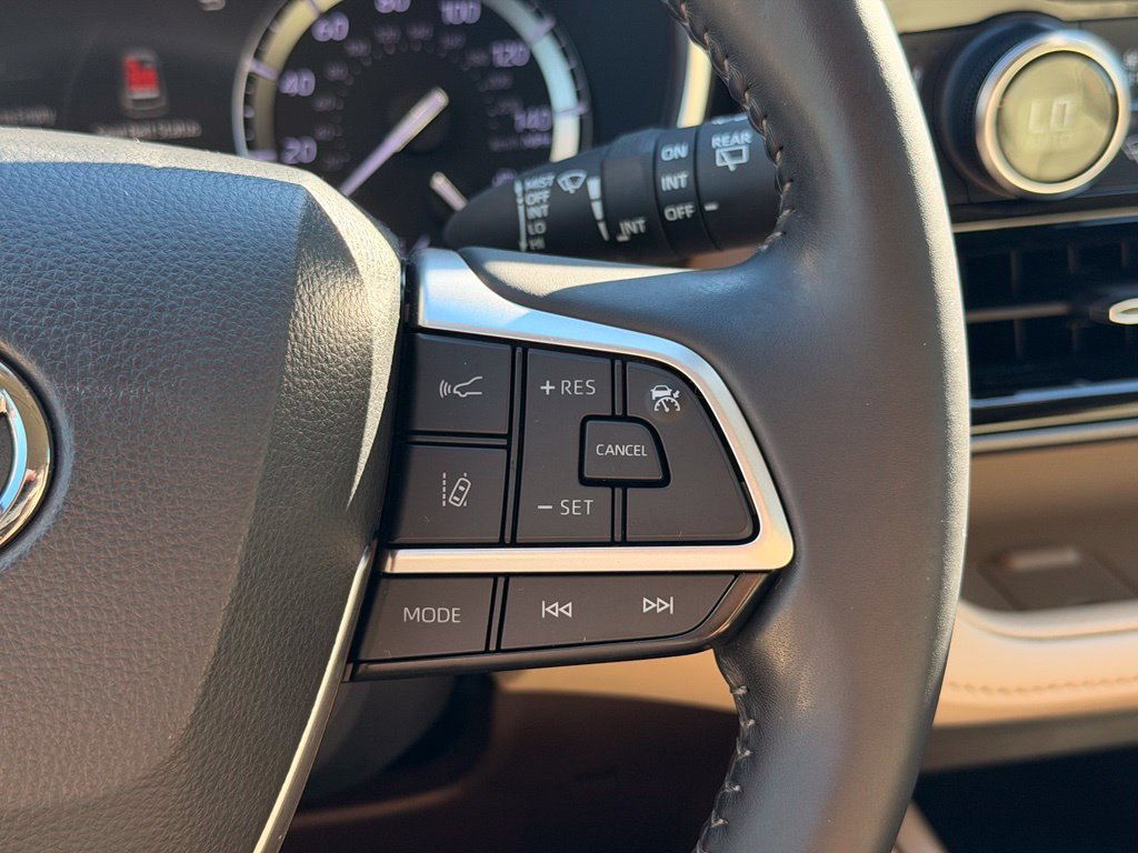 Used 2022 Black Toyota XLE image 30