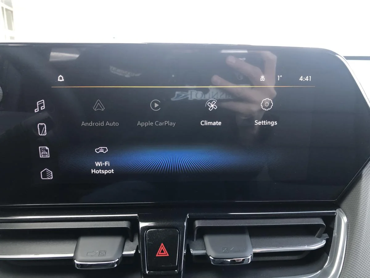 New 2026 White Chevrolet Awd 4dr Activ image 15