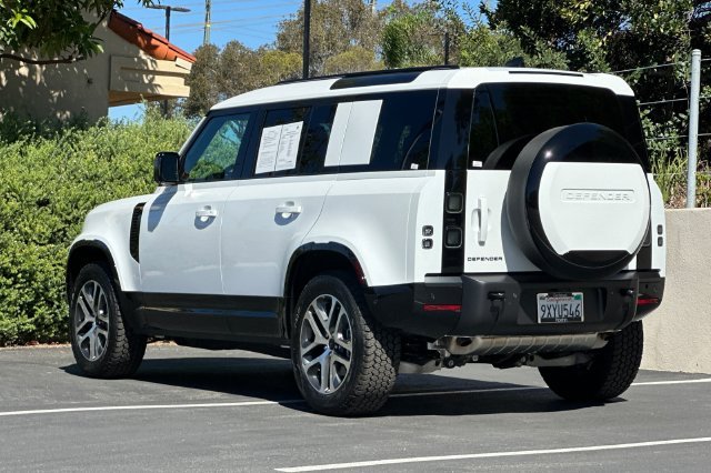 Used 2026 White Land Rover X-Dynamic SE image 3