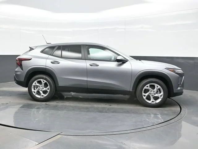 2026 Chevrolet Trax LS - Photo 8