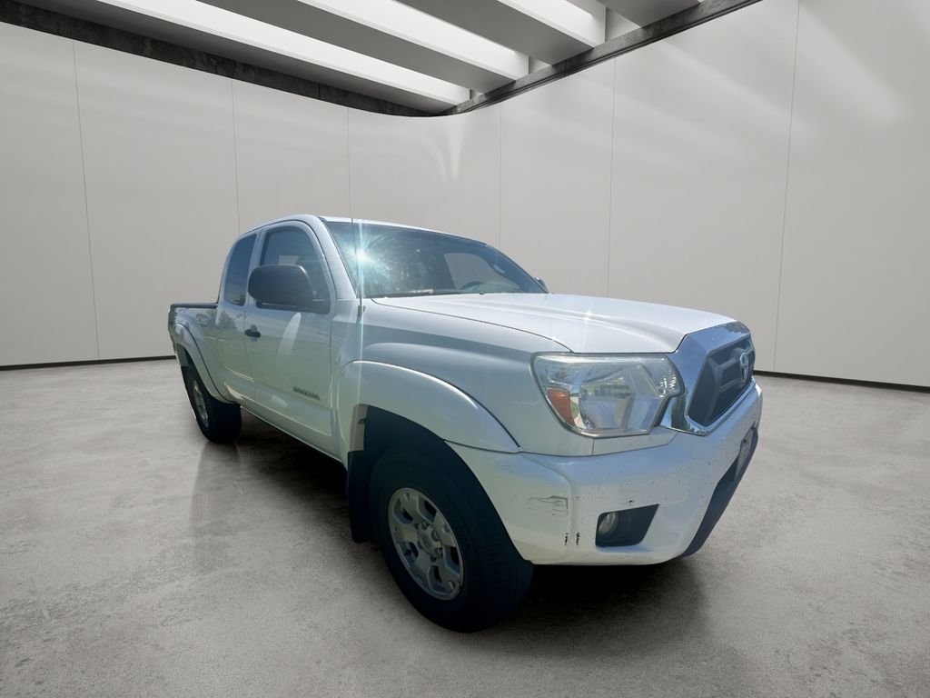 Used 2015 Super White Toyota Base V6 (A5) image 3