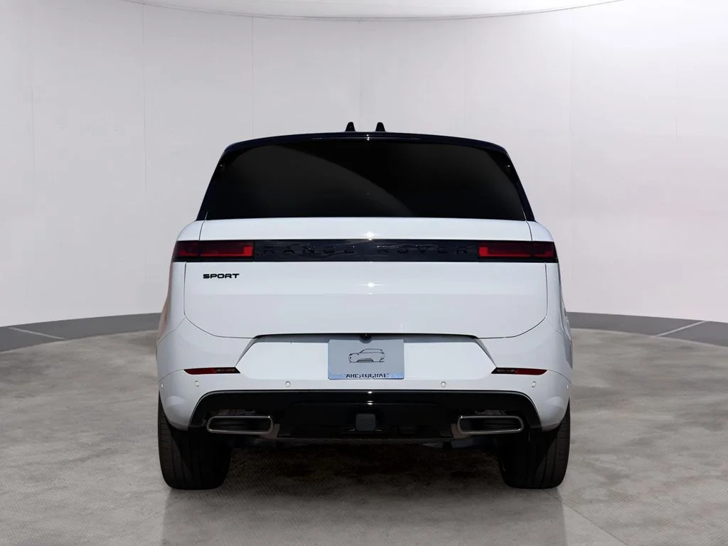 Used 2025 Fuji White Land Rover Dynamic SE image 6
