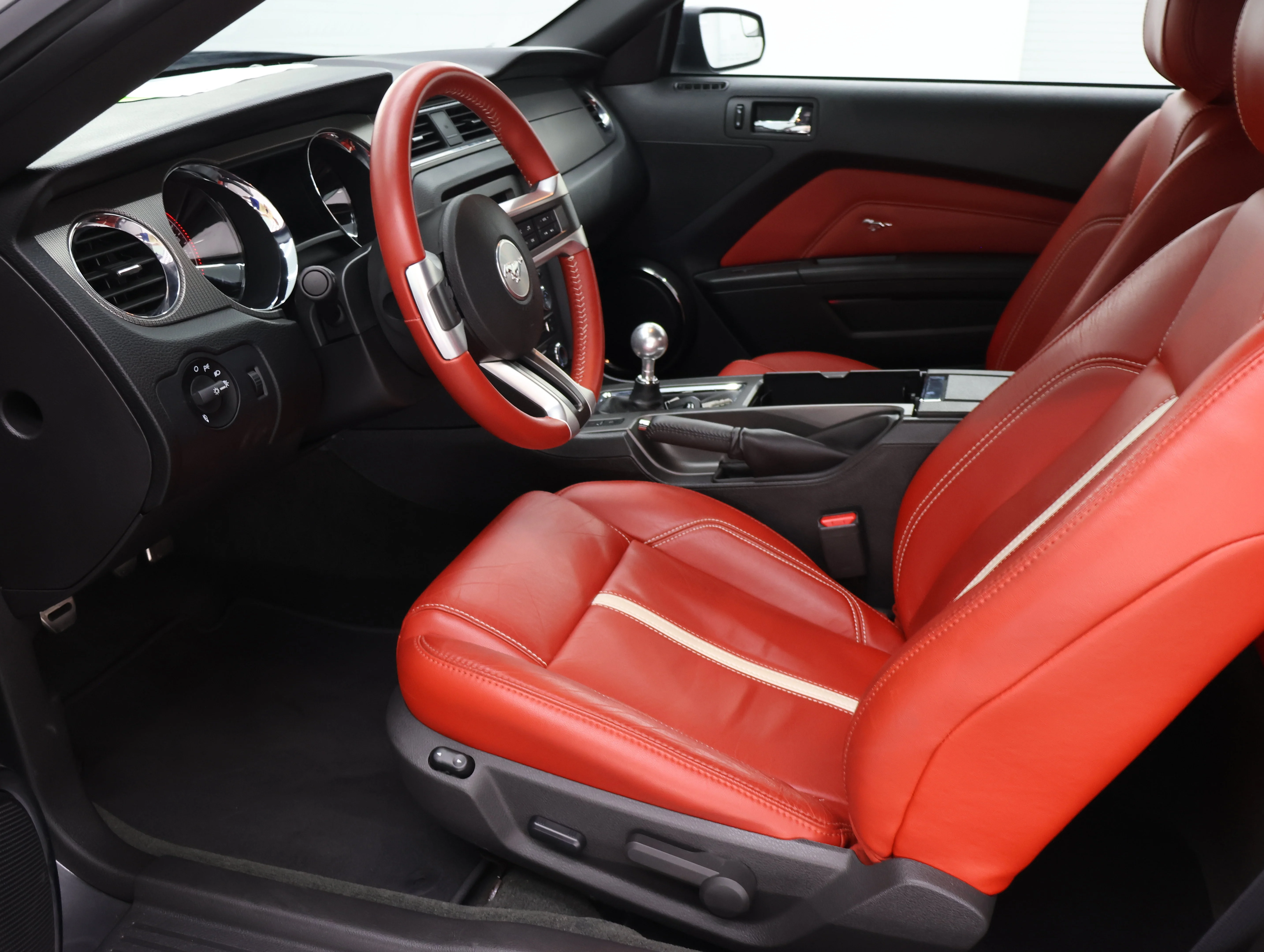 Used 2014 Sterling Gray Metallic Ford GT Premium image 8