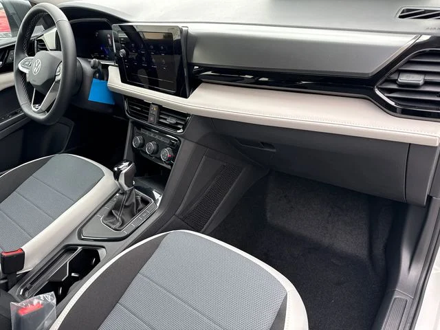 New 2026 Pure White Volkswagen 1.5T S image 19
