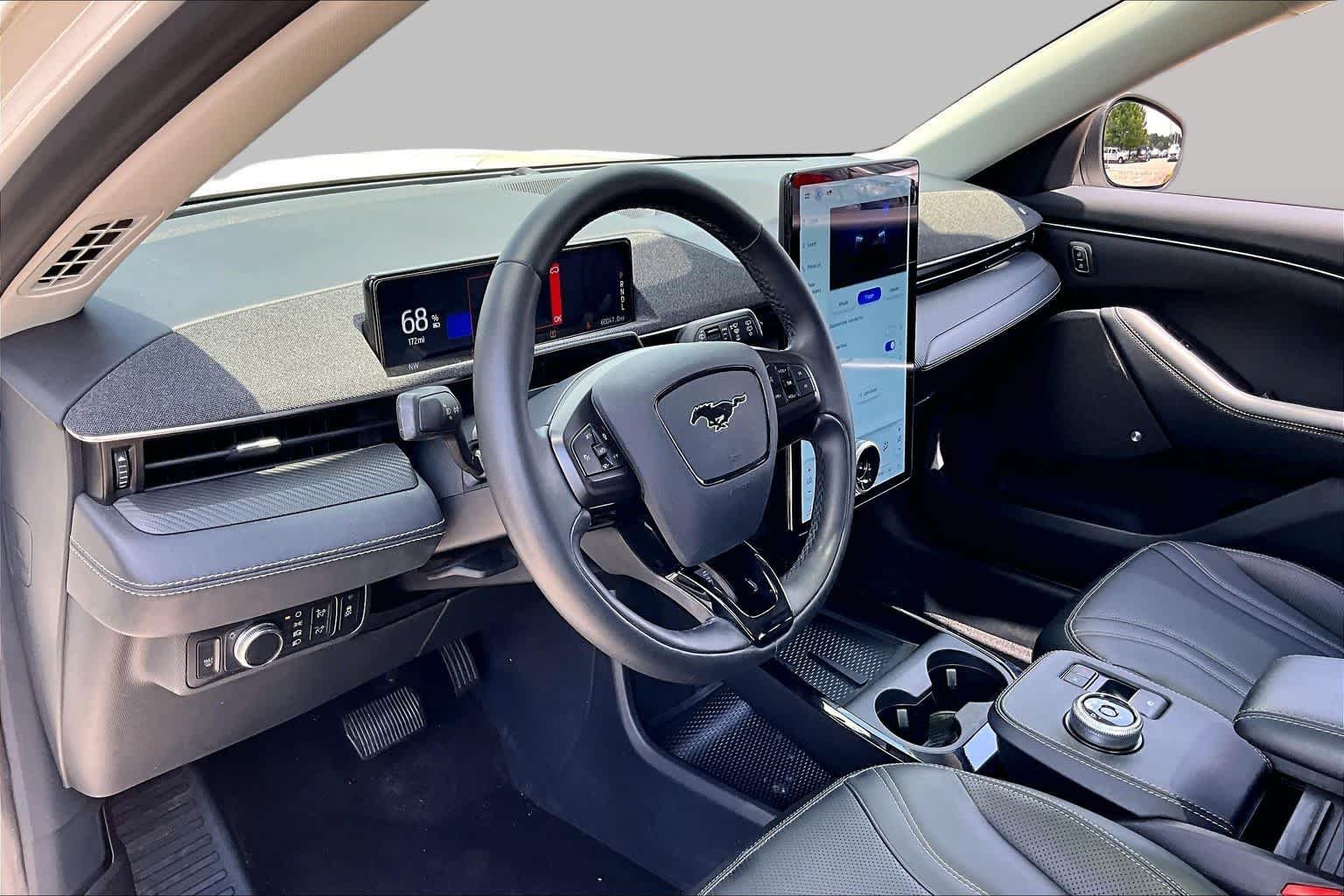 Used 2022 Star White Metallic Tri-Coat Ford Premium image 15