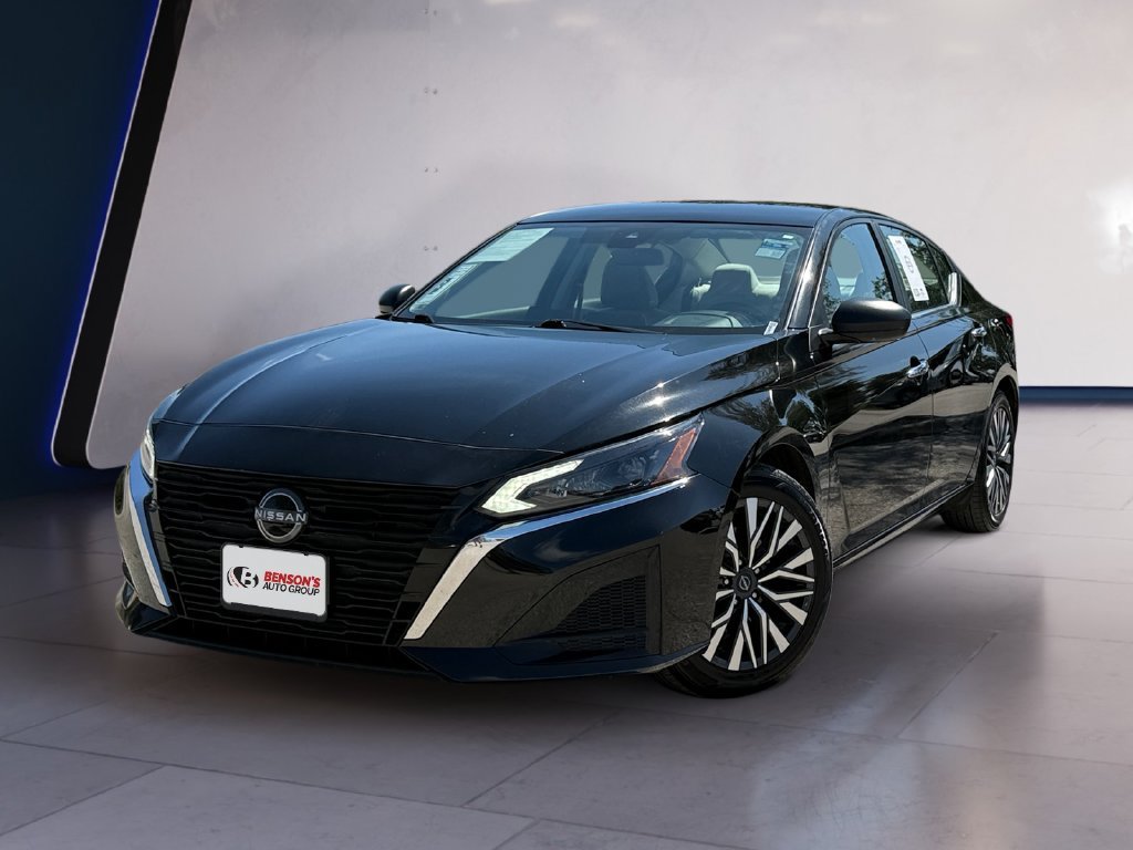 Used 2025 Black Nissan 2.5 SV image 1