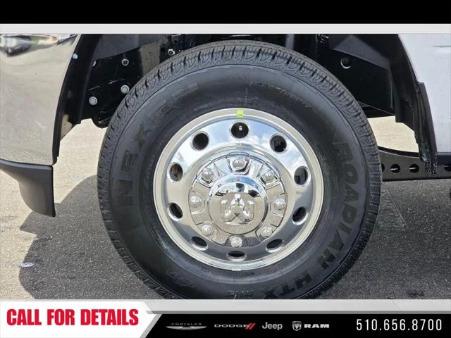 2026 RAM 3500 Chassis Tradesman - Photo 7