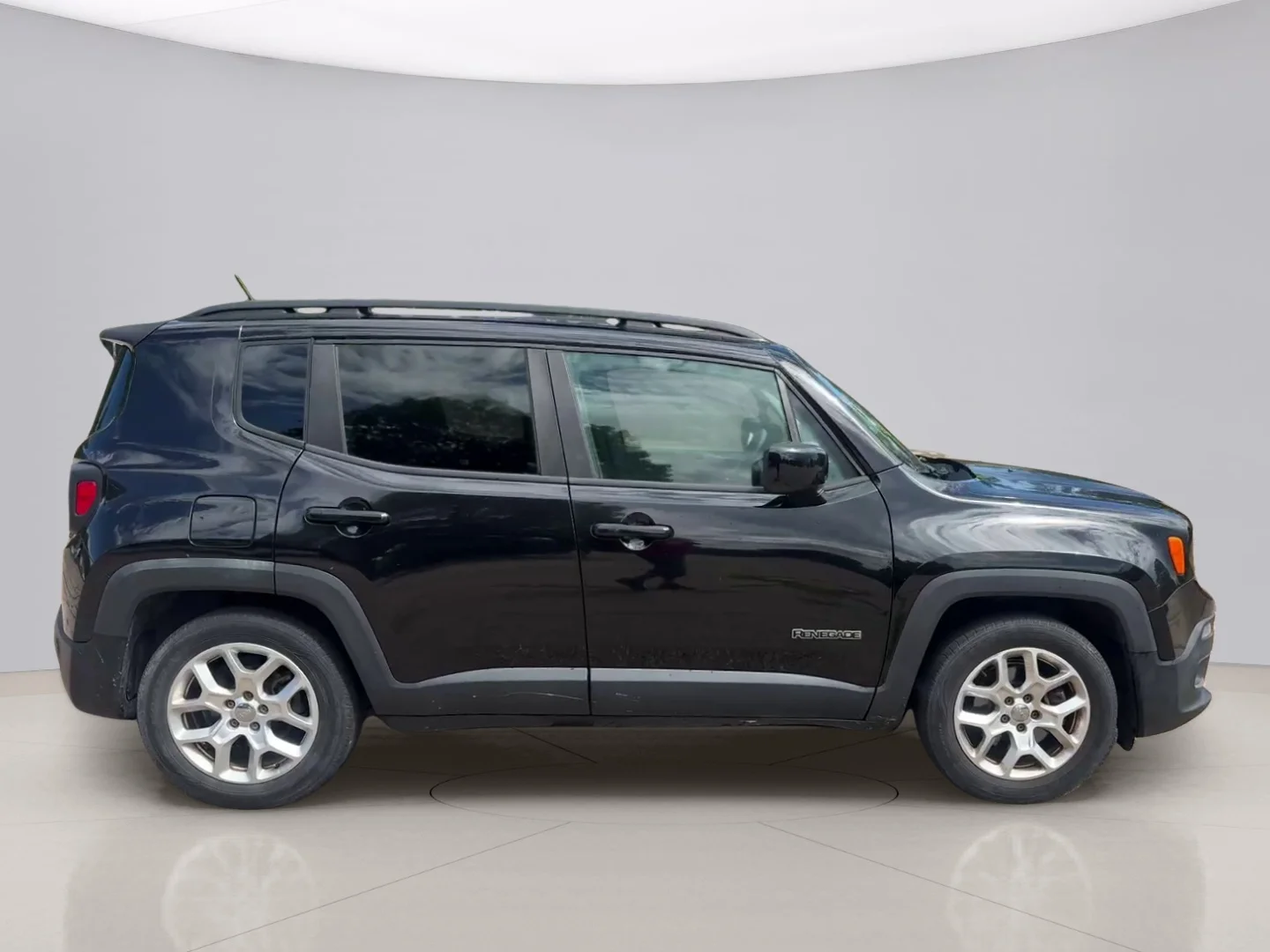 Used 2015 Black Jeep LATITUDE FWD image 6