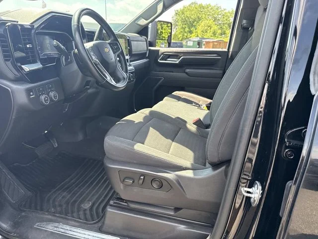 Used 2025 Black Chevrolet LT image 25