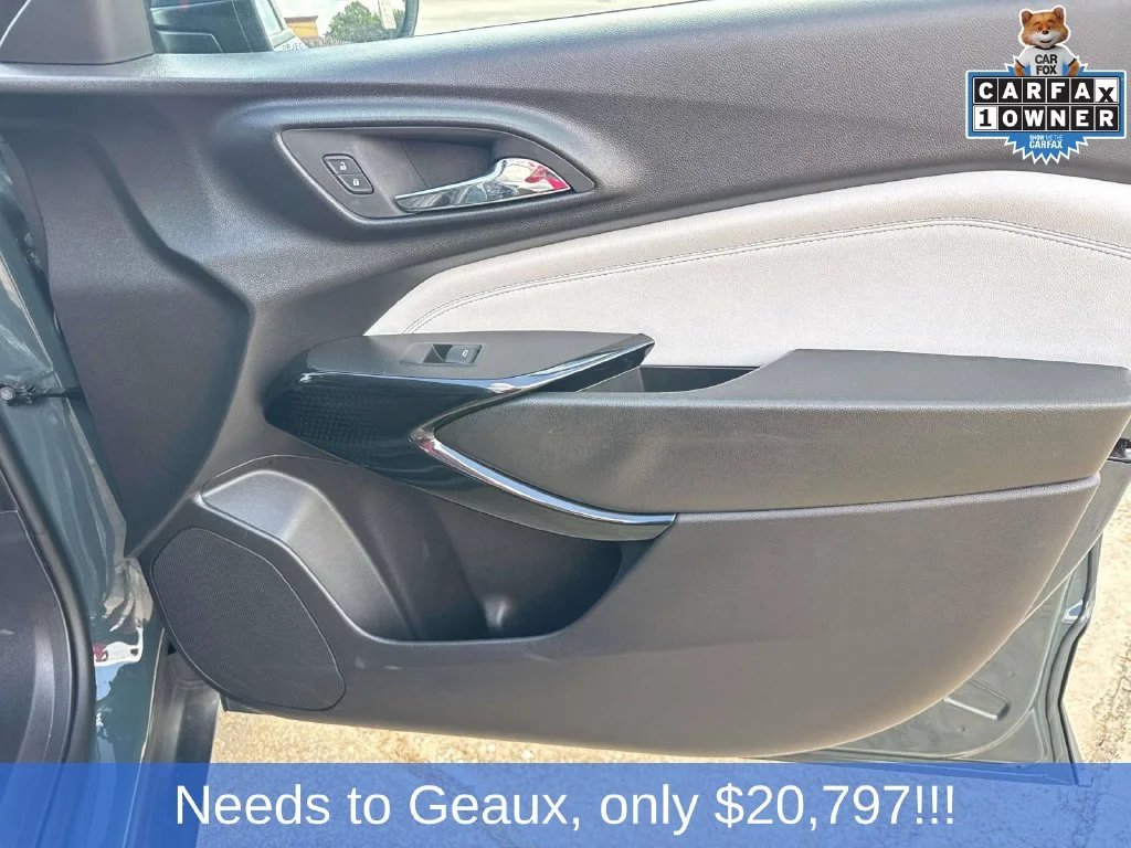 Used 2025 Gray Chevrolet LT image 30