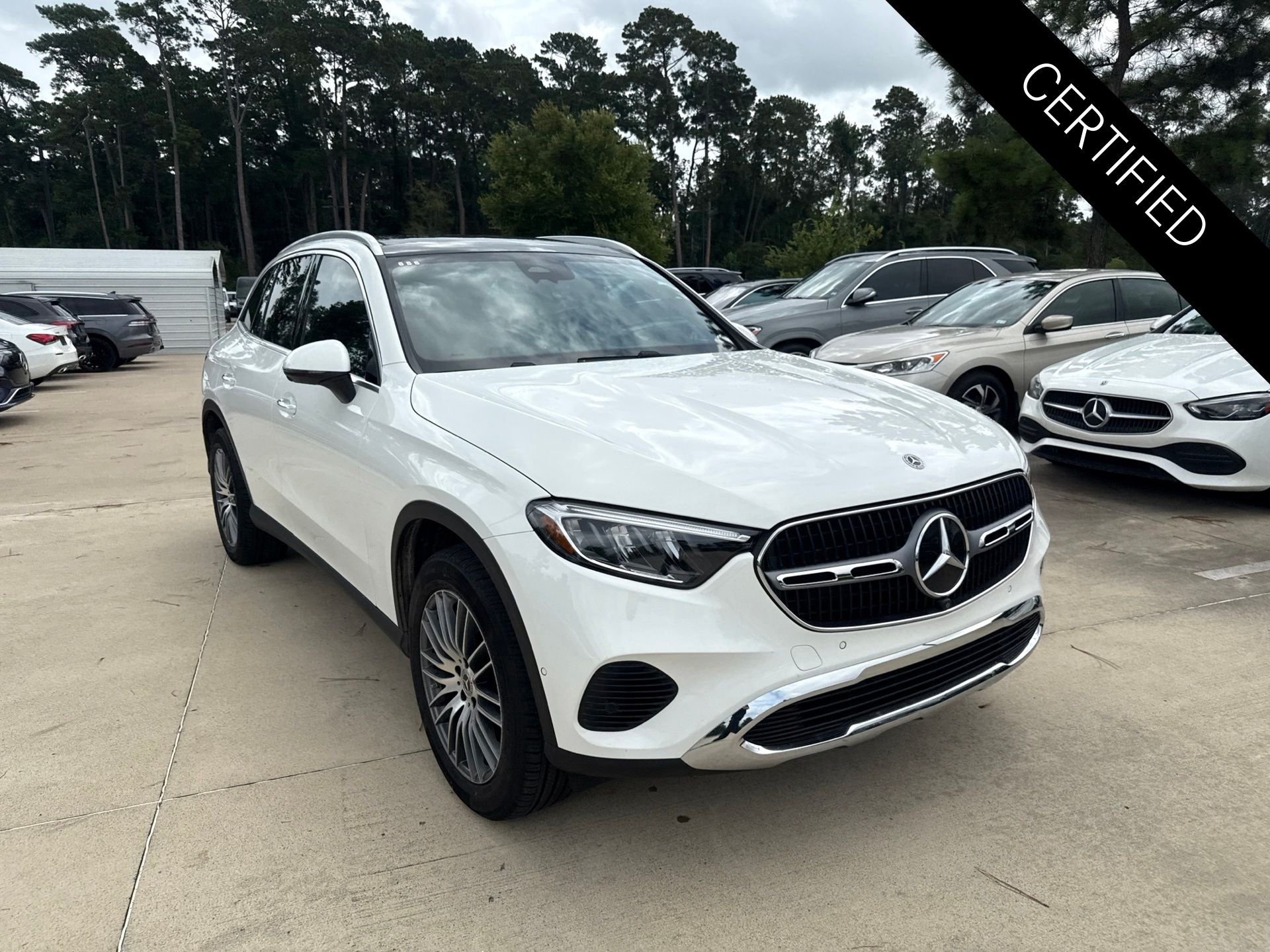 Certified Used 2026 Polar White Mercedes-Benz GLC 300 image 2