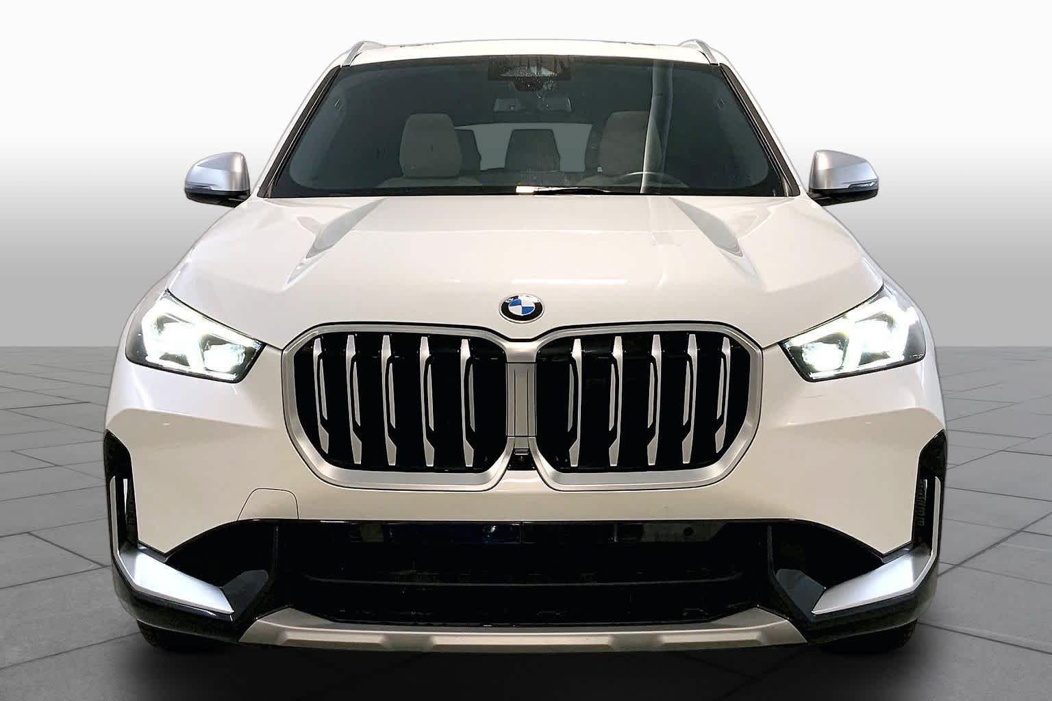 Certified Used 2024 Mineral White Metallic BMW xDrive28i image 3