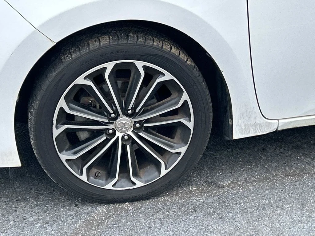 Used 2016 White Toyota S Premium image 11