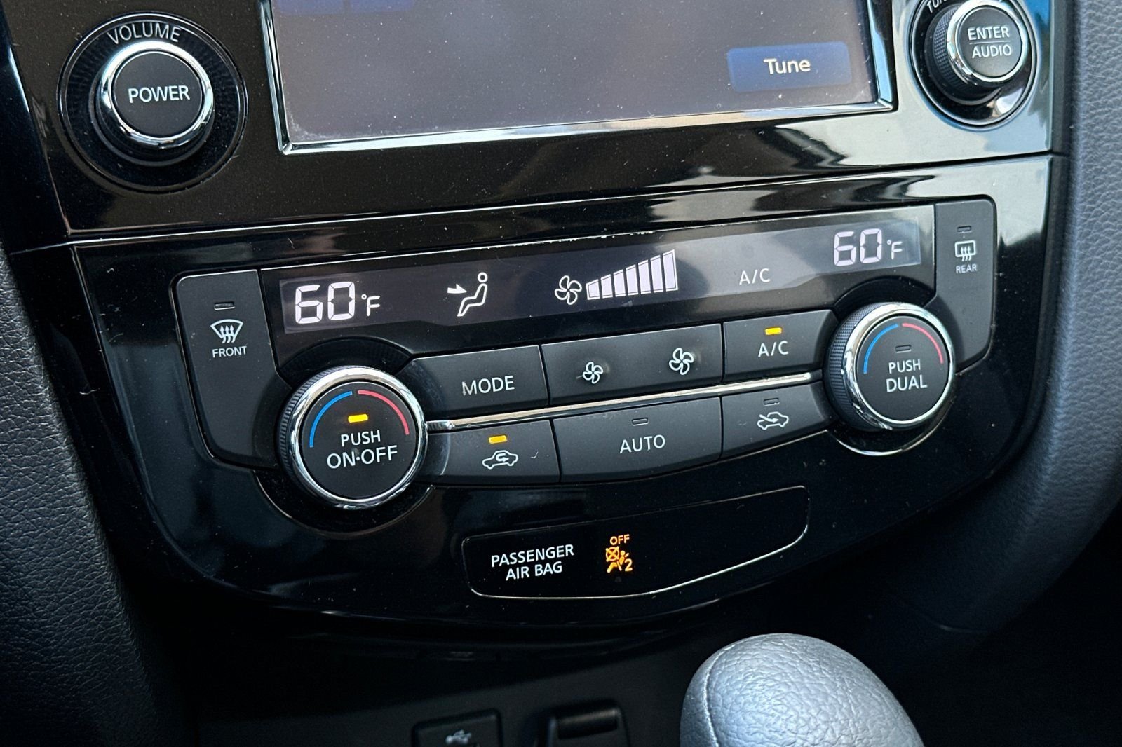 Used 2016 Glacier White Nissan SV image 20