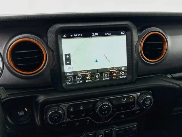 Used 2021 White Jeep Mojave image 13