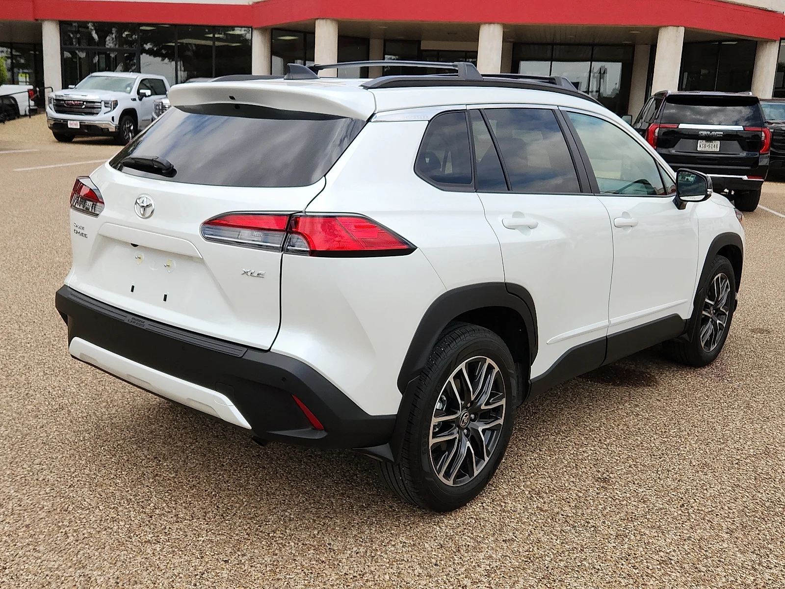Used 2026 Pearl Toyota XLE image 4