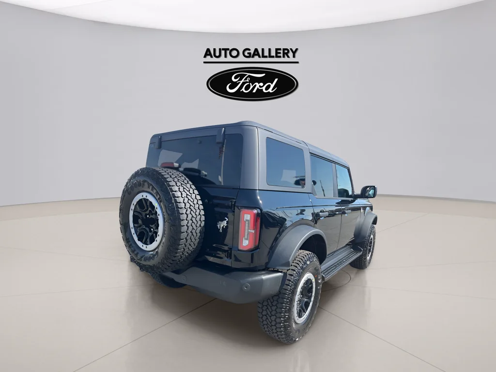 New 2026 Shadow Black Ford Outer Banks® image 5