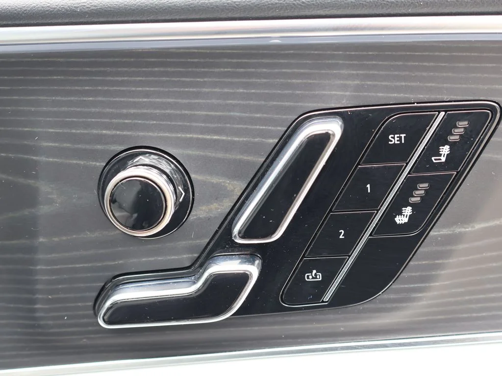 Used 2025 Black Cadillac Luxury image 42