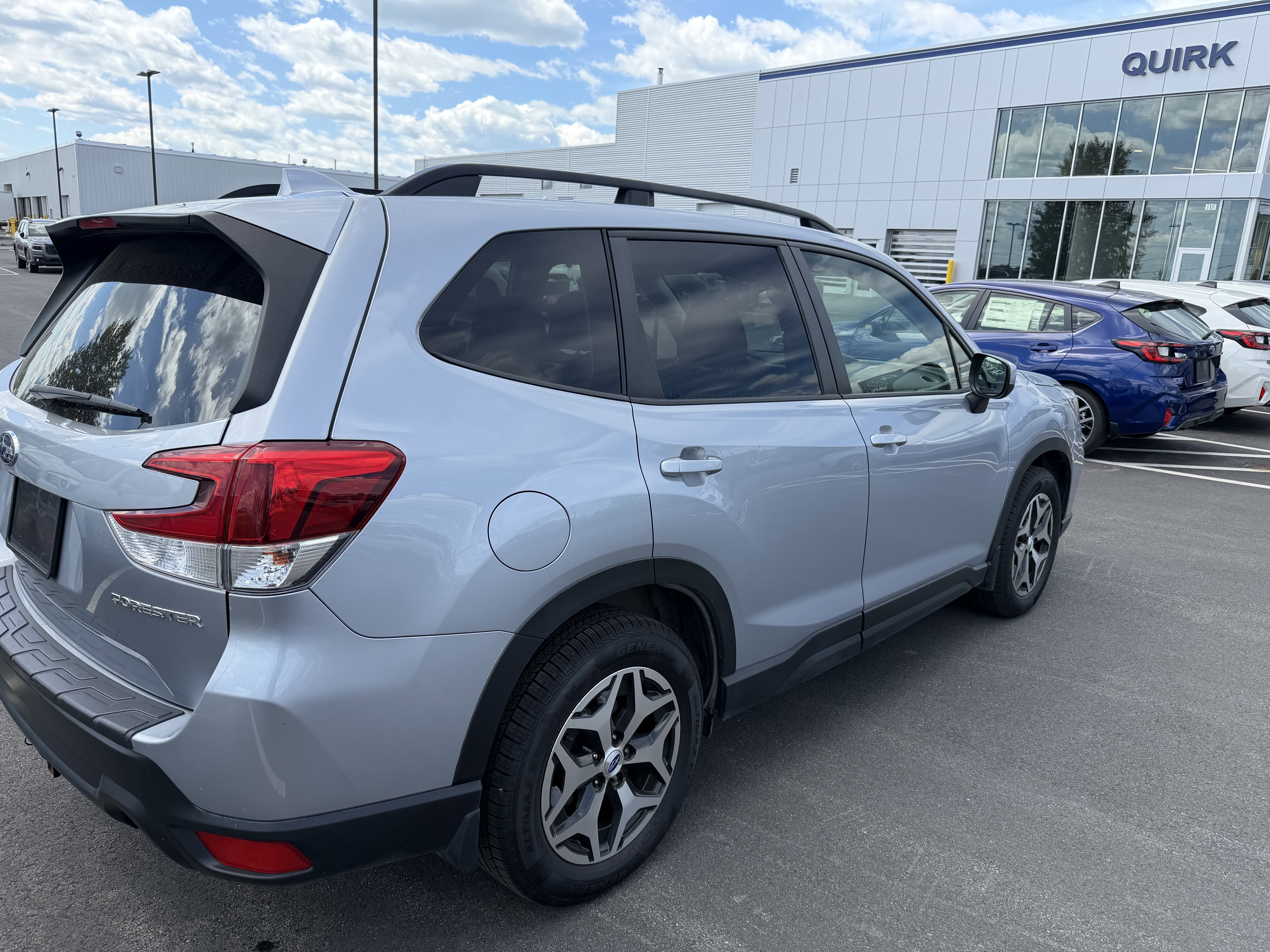Used 2020 Ice Silver Metallic Subaru Premium image 5