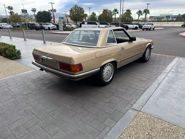 Used 1986 Beige Mercedes-Benz 560 SL image 5