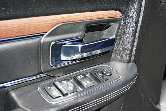 Used 2017 Silver Ram Laramie image 35