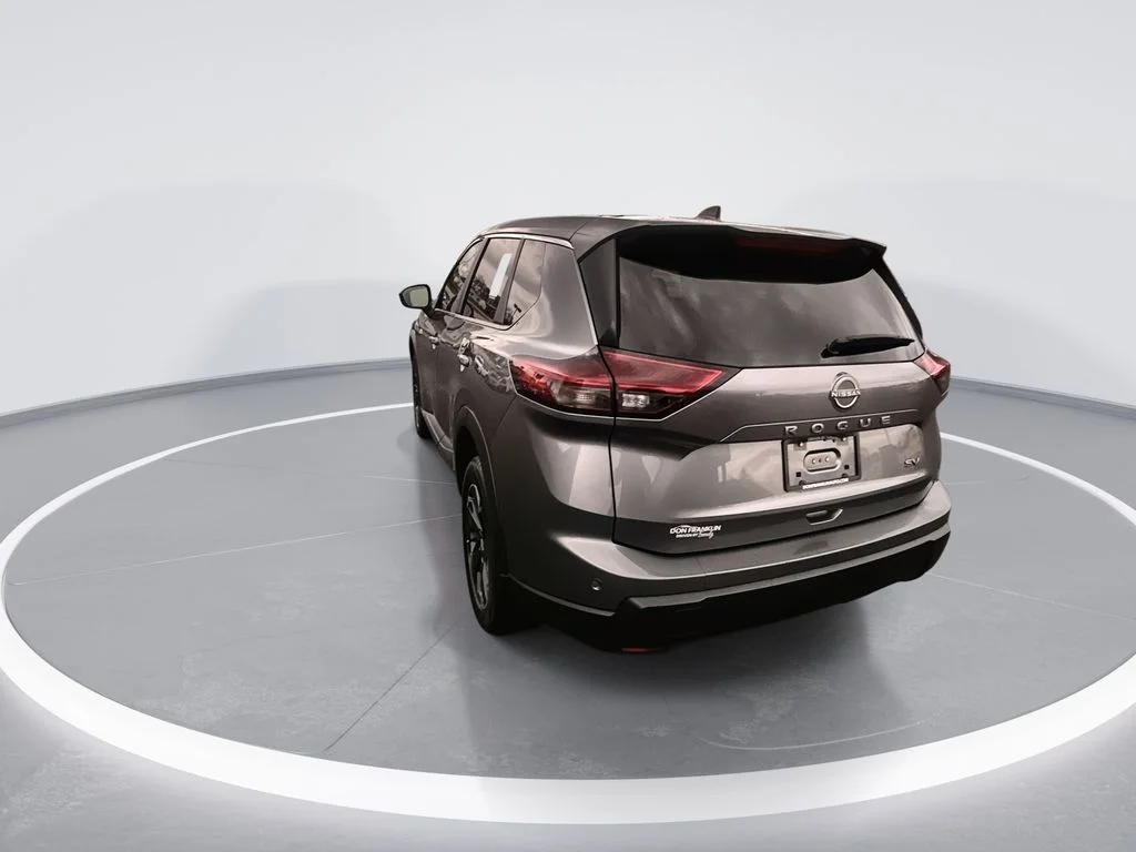 Used 2024 Gray Nissan SV image 6