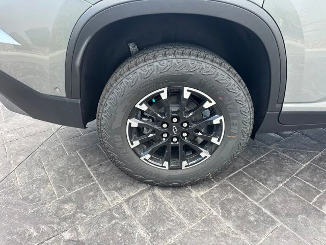 New 2026 Gray Chevrolet Z71 image 8