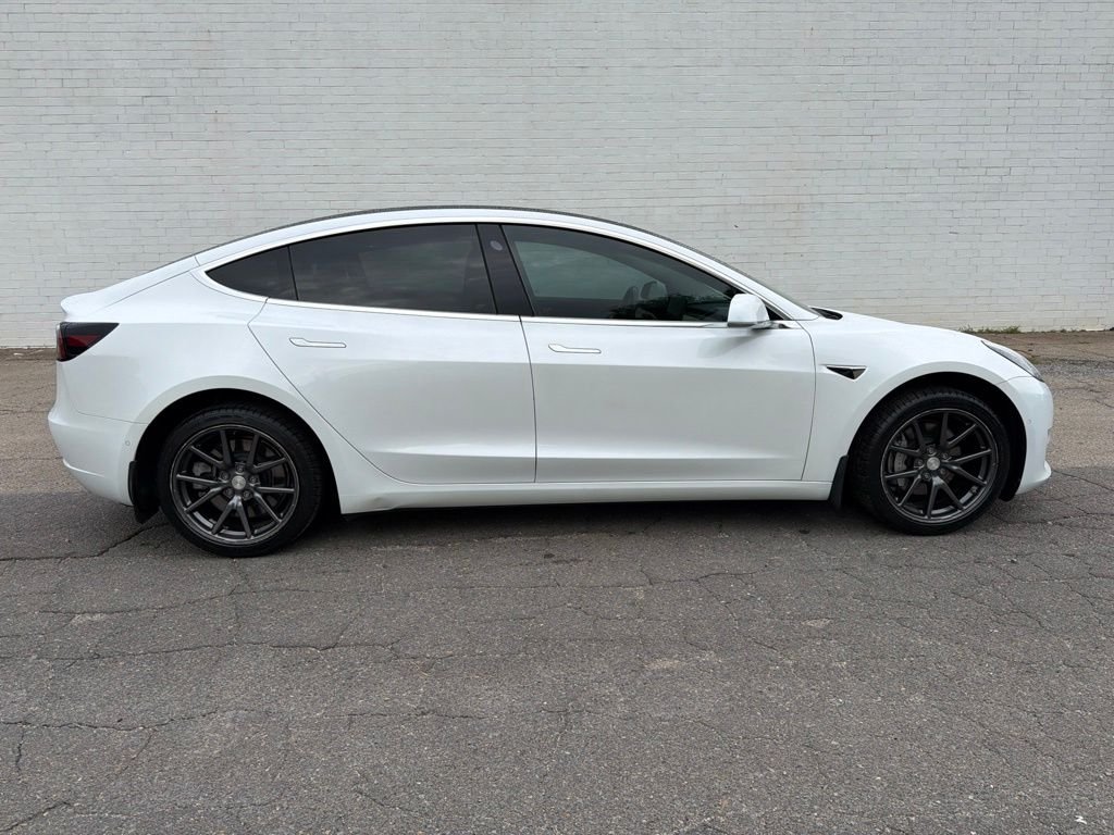 2019 Tesla Model 3 Standard Range Plus's photo