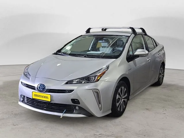 Used 2020 Silver Toyota XLE AWD-e image 1