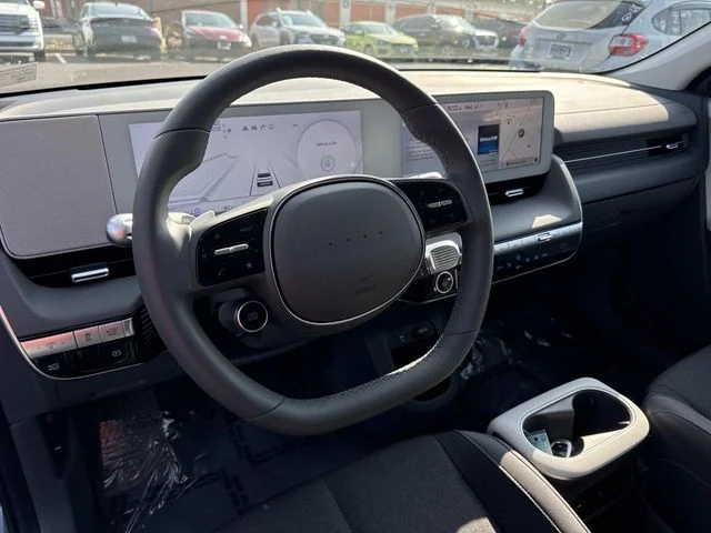 Used 2024 Blue Hyundai SEL image 2