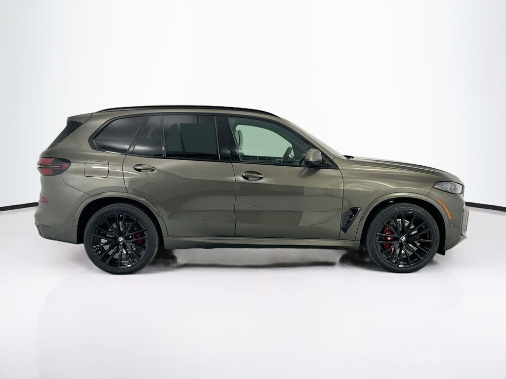New 2026 Green Metallic BMW xDrive40i image 4
