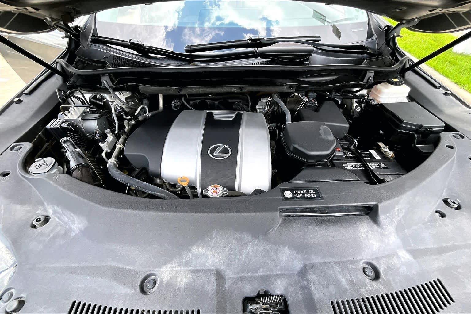 Used 2019 Atomic Silver Lexus  image 29