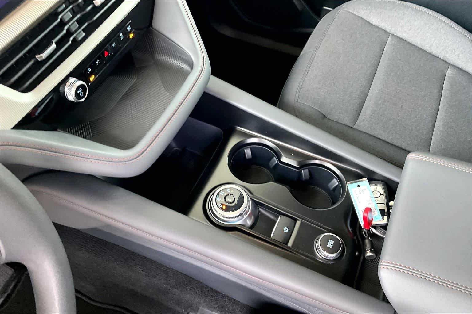 New 2026 Star White Metallic Tri-Coat Ford Active 100A image 8