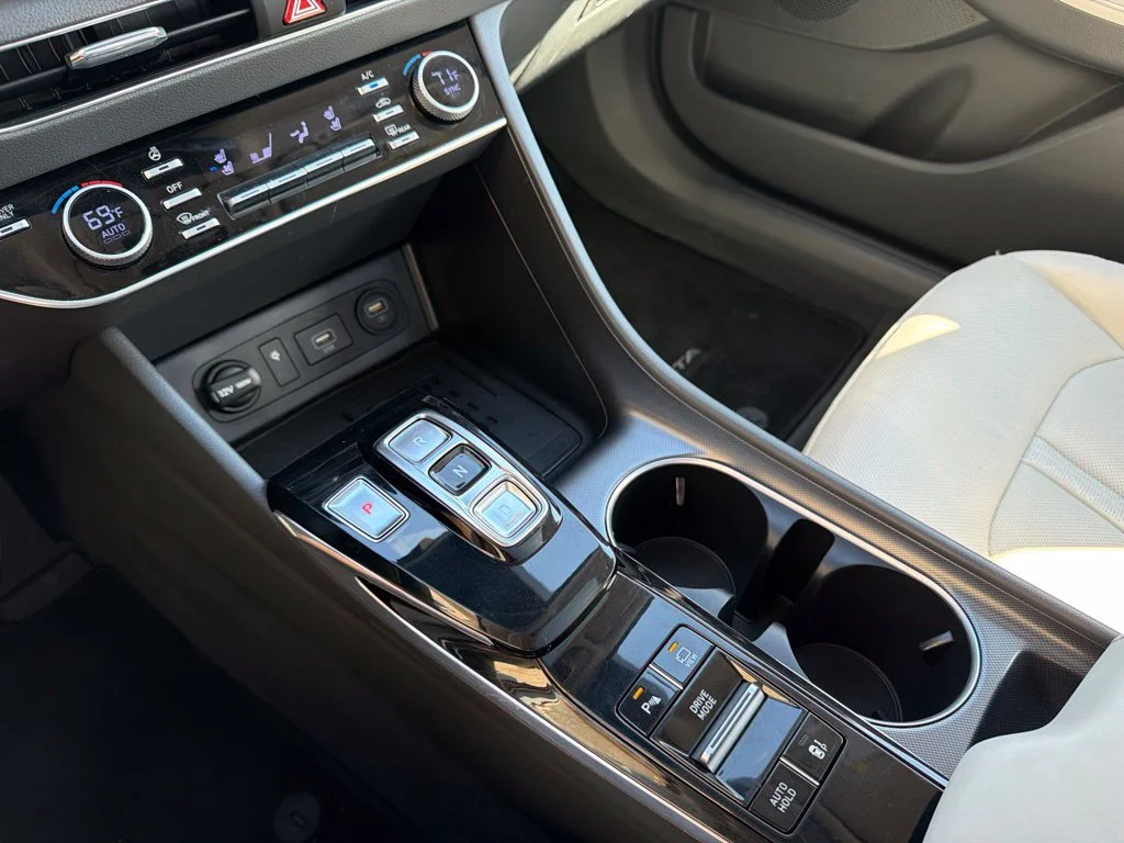 Used 2023 White Hyundai Limited image 15