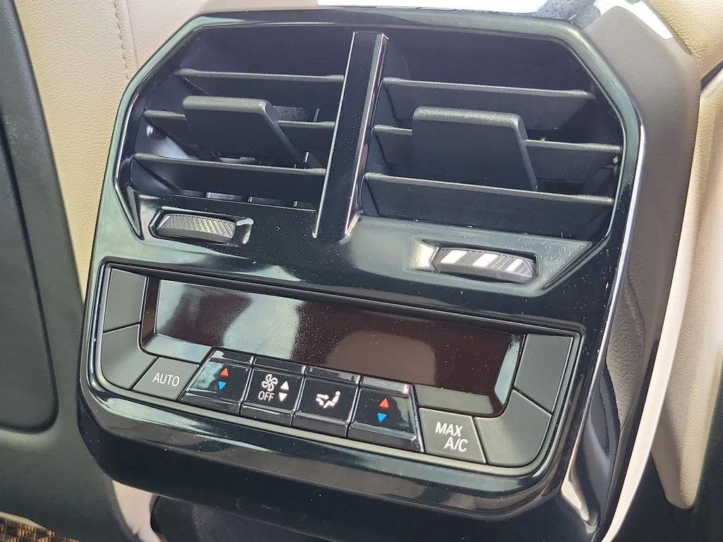 2025 BMW iX 50 - Photo 22