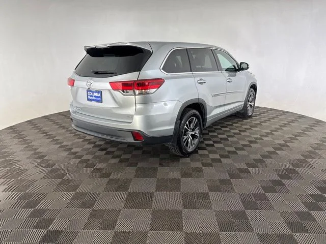 Used 2018 Silver Toyota LE image 6